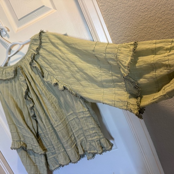 Anthropologie Women's Green Ruffled Blouse love the label size S - Picture 5 of 7
